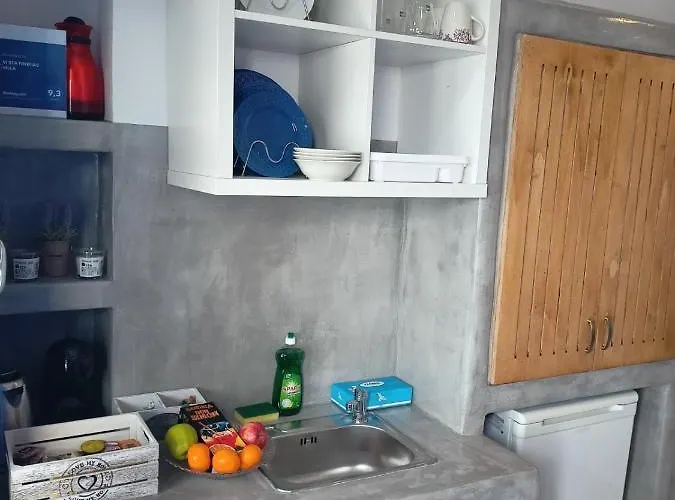 Vi Sta Finikias 伊亚